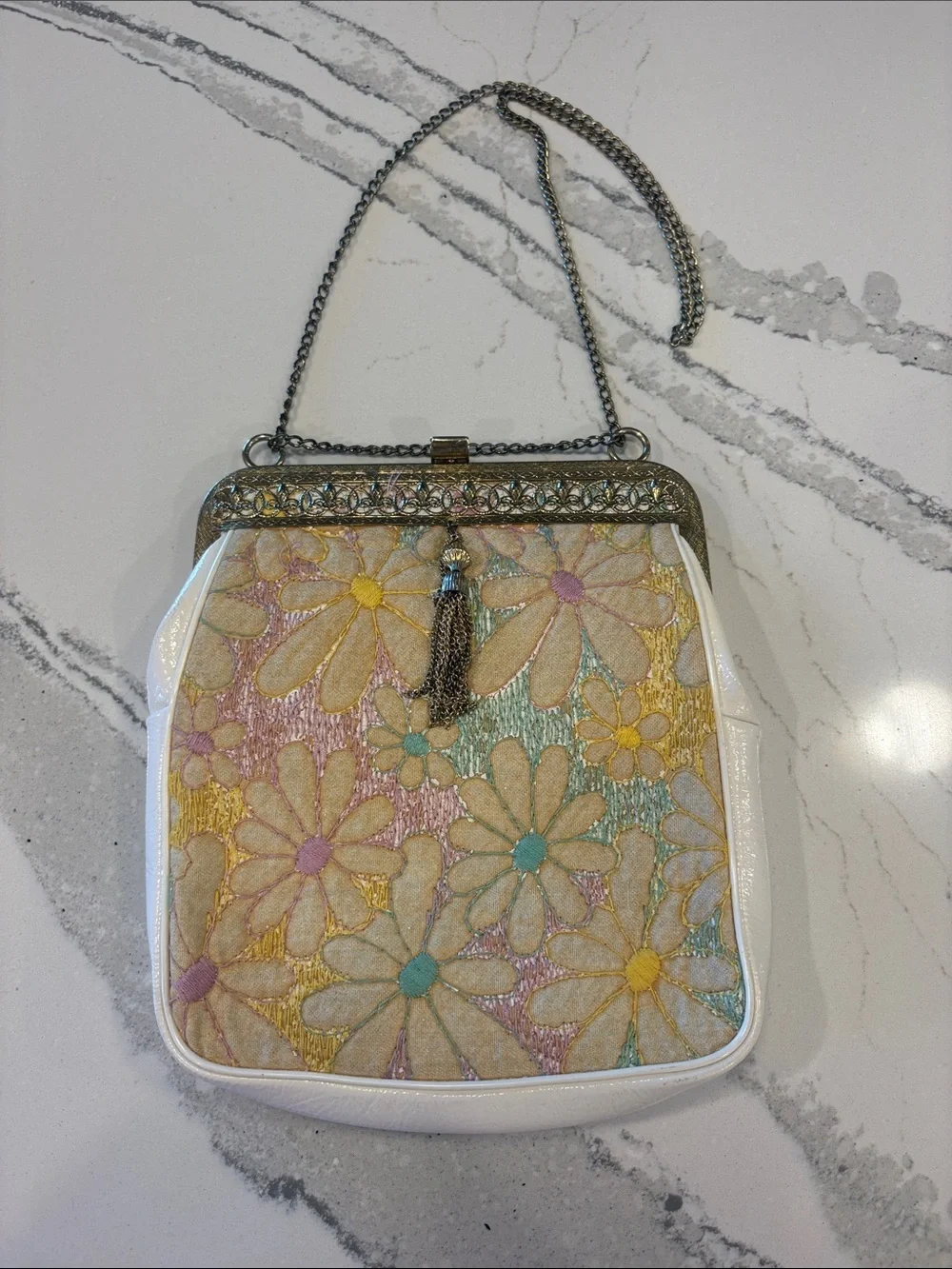 Vintage-Inspired Floral Daisy Evening Bag in Pastel Colors 10 by 8